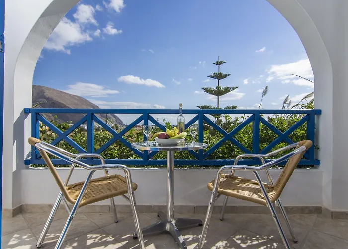 Margarenia Apartahotel Perissa (Santorini)