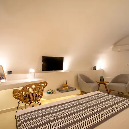 Margarenia 2* Perissa (Santorini)