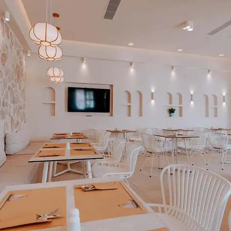 Margarenia Apartahotel Perissa (Santorini)