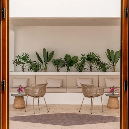 Margarenia Apartahotel