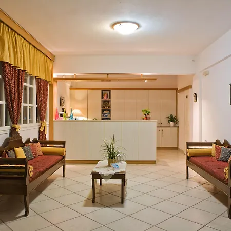 Lägenhetshotell Margarenia 4*