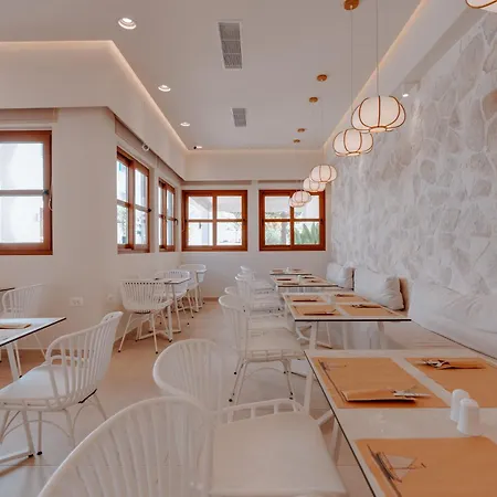 Margarenia Perissa (Santorini)